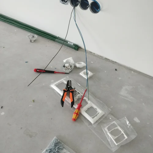 Tartu eramaja pistikute, lülitite paigaldus